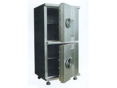 金庫(kù)門(mén)